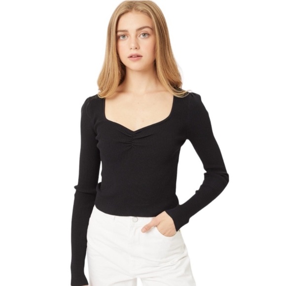 Love Tree Tops - NWOT Love Tree Crop Long Sleeve Top